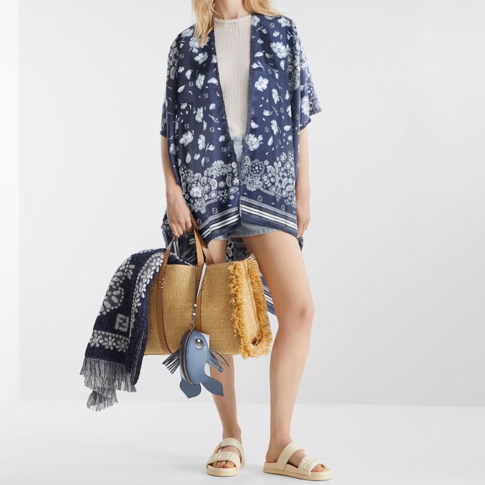 Gorgeous Fendi Coral Bandana Print Poncho In Blueberry Silk